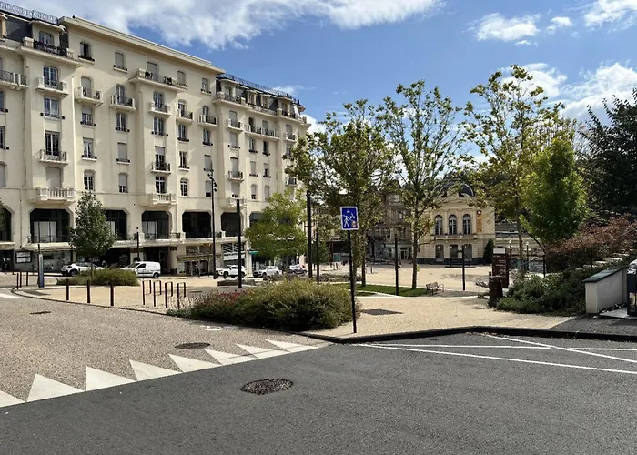 Lejlighed Douceur Pastel Avec Ascenseur Châtel-Guyon